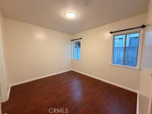 Building Photo - 1153 Justin Ave