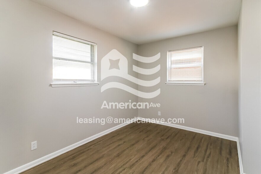 Building Photo - 4813 Trina Dr