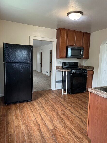 Kitchen - 5921 5th Ave