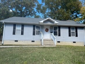 Building Photo - 108 W Longview St