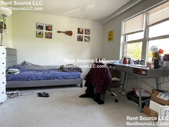 Building Photo - 175 Beacon St