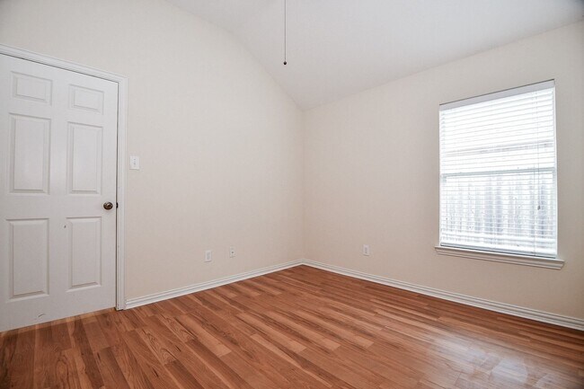 Building Photo - 18006 Willow Cliff Ln