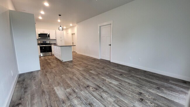 Building Photo - 36 N Swan St