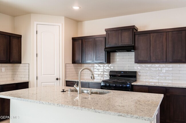 Building Photo - 11472 Van Nuys Dr