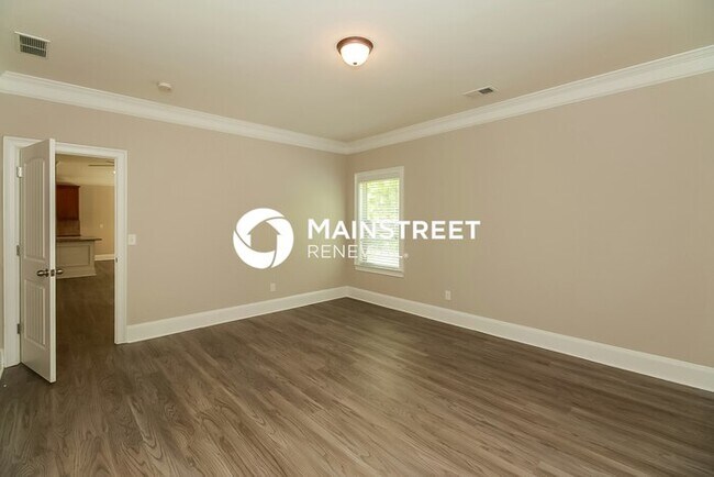 Building Photo - 5663 Valley Loop