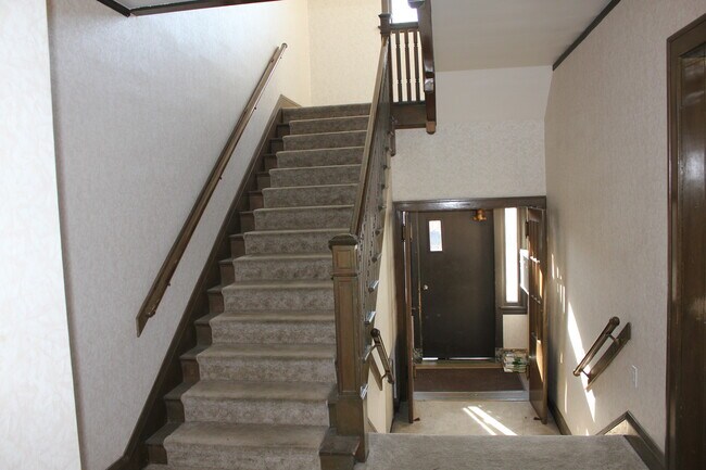 Building Photo - 517 3rd Ave N