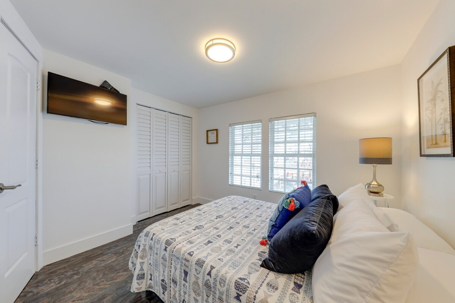 Building Photo - 394 Burton Dr