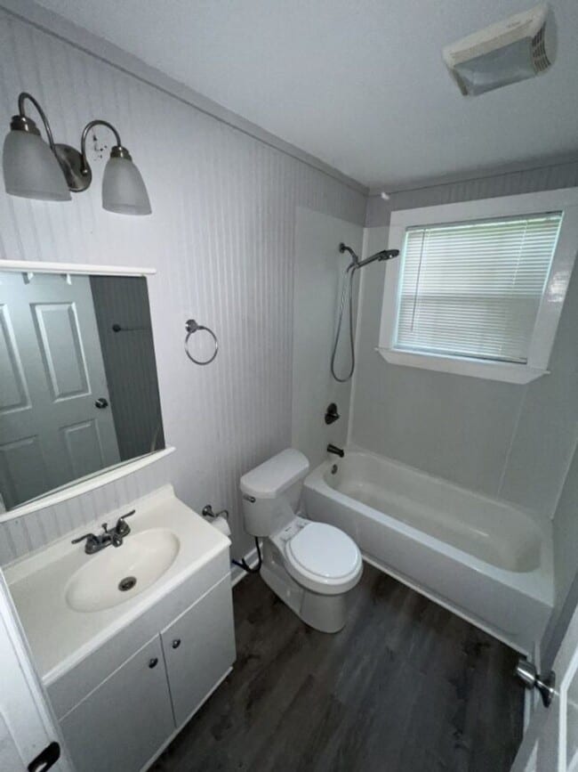 Building Photo - 3-Bedroom Home with Hardwood Floors & Open Living Space – Deposit Alternative Available!