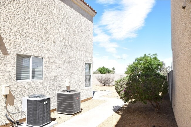 Building Photo - 1360 Pacific Terrace Dr