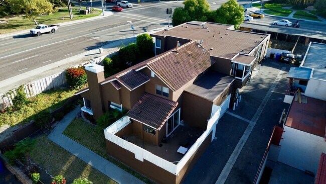 Building Photo - 101 Avenida Las Brisas