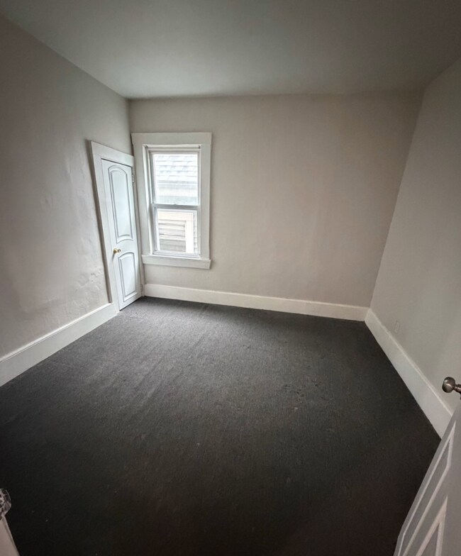 Building Photo - 439-441 Rivet St