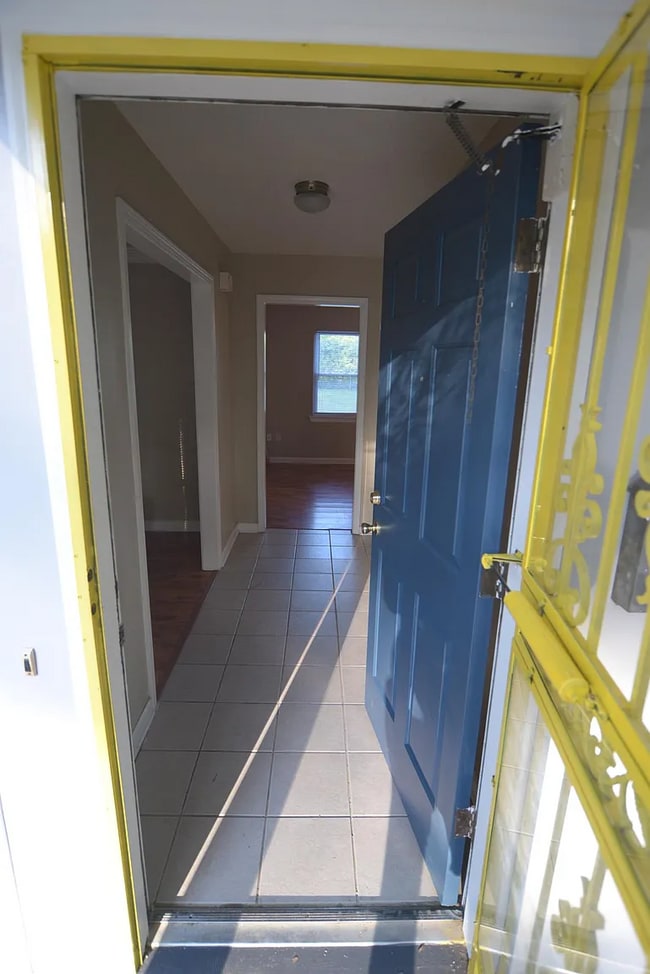 Entryway - 7810 W Navy Cir