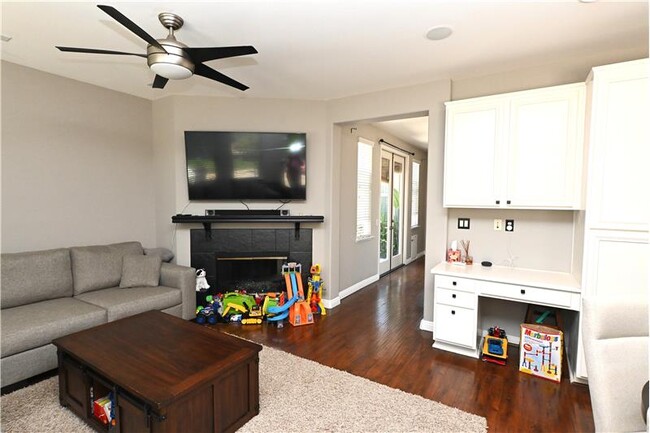Building Photo - 930 Prism Dr