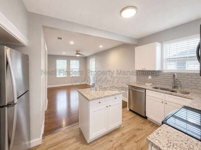 Building Photo - 1293 Hamilton St