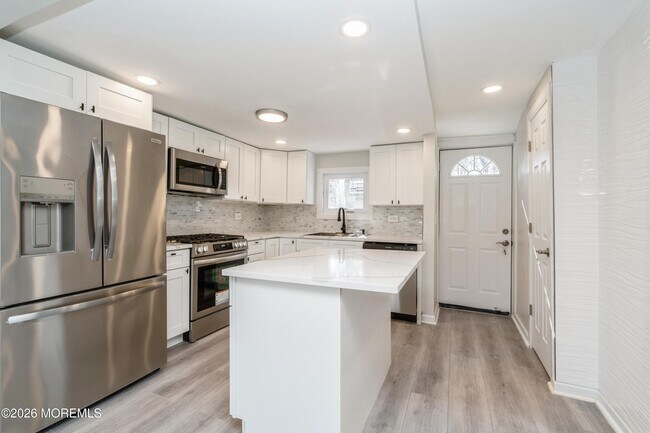 Building Photo - 21 Mathiasen Pl