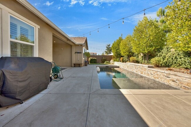 Building Photo - Folsom Ranch Gem – Newer 3BR Single-Story ...