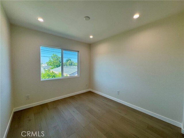 Building Photo - 147 E 59th St