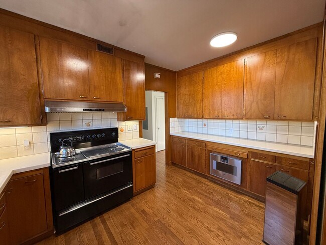 Building Photo - Luxury Upper Piedmont Estate