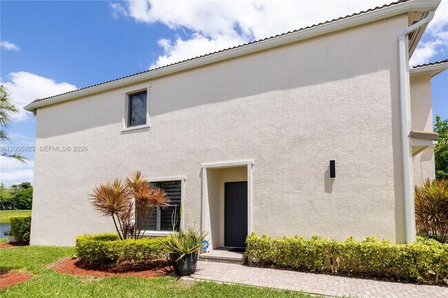 Building Photo - 345 NE 194th Ln