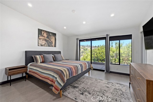 Building Photo - 3655 Glenridge Dr