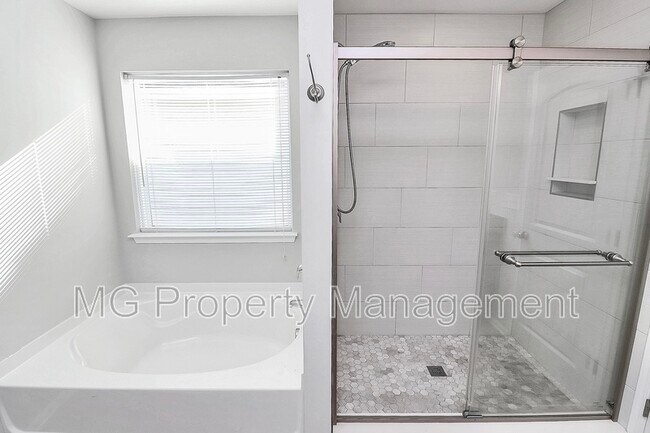 Building Photo - 8116 Dumphries Dr