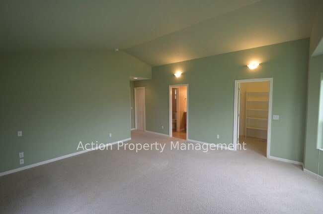 Building Photo - 2+ bed, 2 bath, 3 car garage in Sherwood Village, Sequim