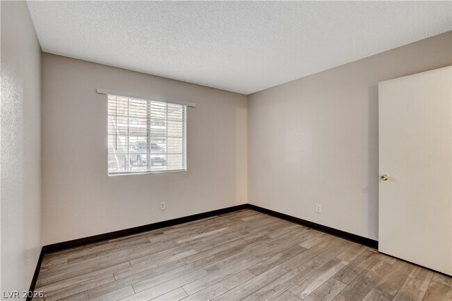 Building Photo - 200 Mission Laguna Ln