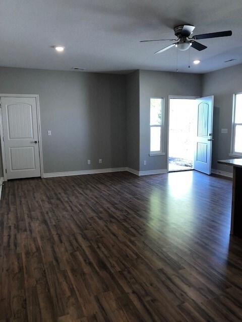 Building Photo - 2144 N Fairview Ave