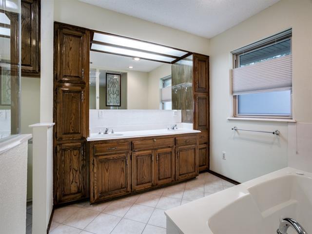 Building Photo - 5109 Ledgestone Dr