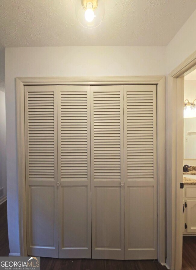 Building Photo - 2821 Meadowlark Trail NW