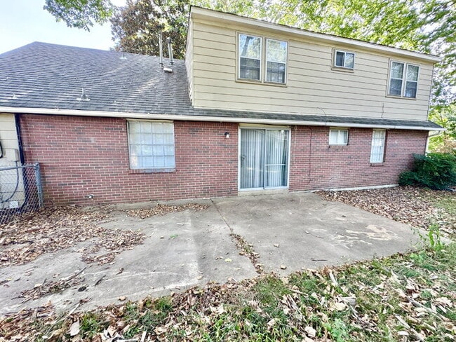 Building Photo - 4936 Leven Rd