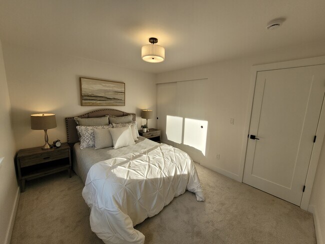 Building Photo - 19229 34th Dr SE