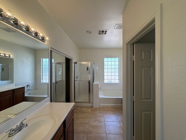 Building Photo - MADISON PLACE AT SUMMERLIN