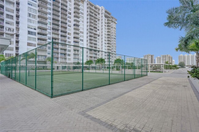 Building Photo - 18021 Biscayne Blvd