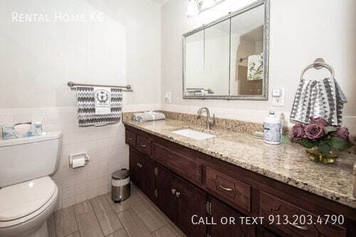Building Photo - 9420 Walmer-