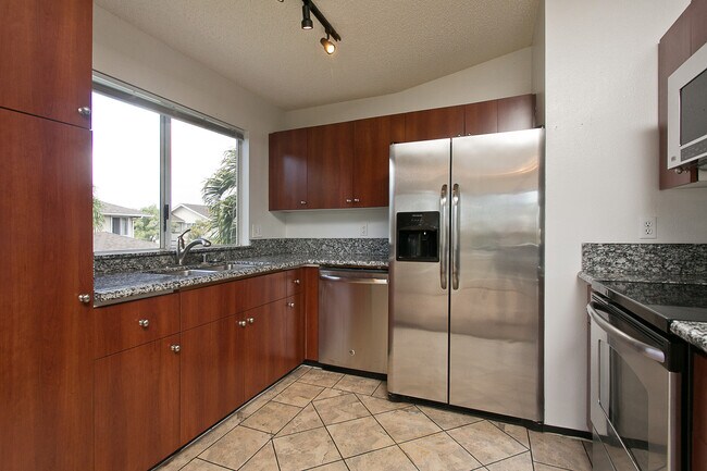 Building Photo - Arbors in Ewa Beach 2/2/2 Townhouse