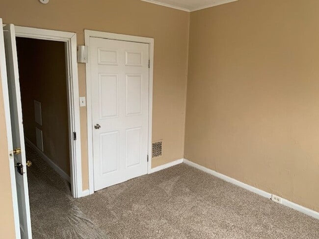 Building Photo - $950 Harrisburg 3 bedroom house for rent