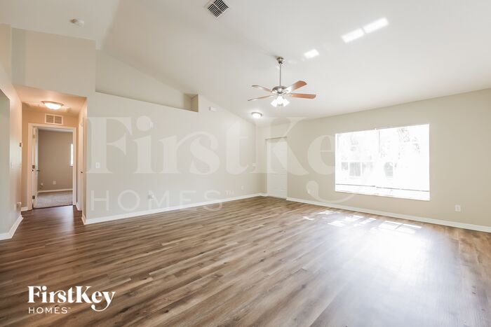 Building Photo - 315 Dill Ave