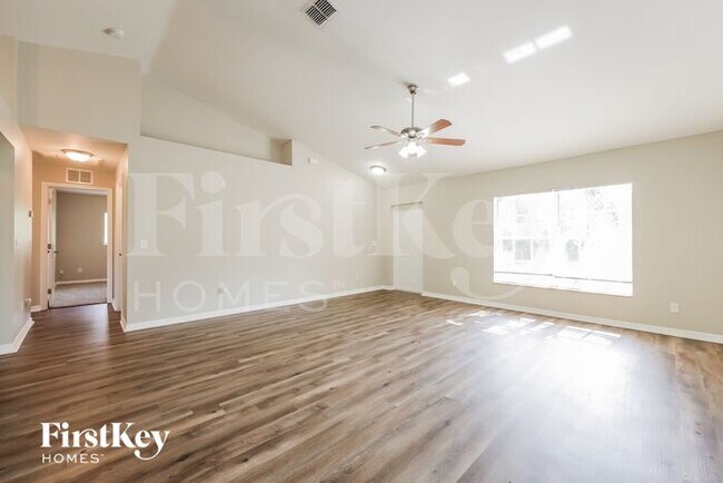 Building Photo - 315 Dill Ave