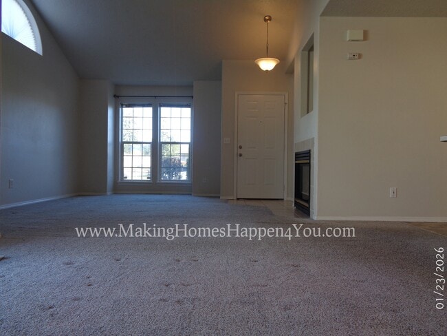 Building Photo - 7475 Parkplace Dr NE