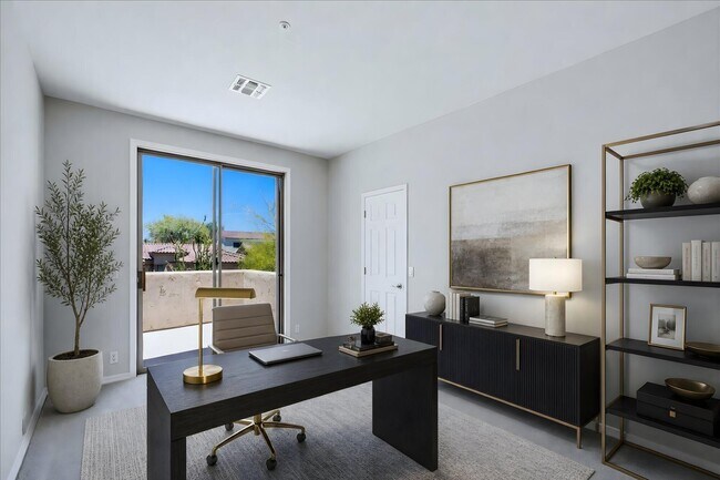 Building Photo - 7647 E Los Gatos Dr