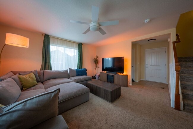 Building Photo - Short Term FULLY FURNISHED 3 bed home in Lorson Ranch!!!!