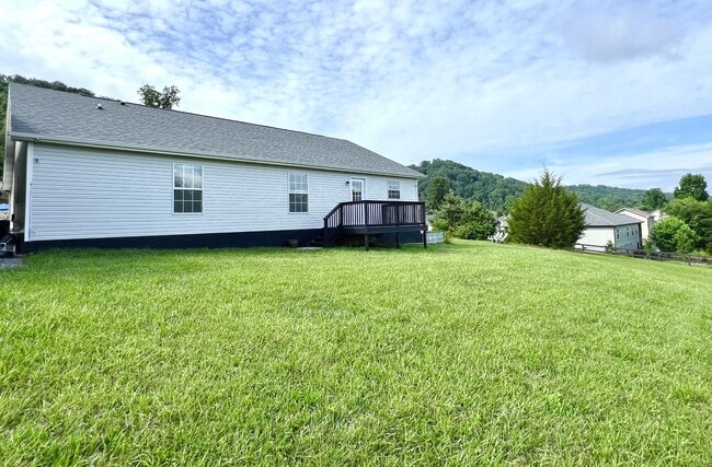 Building Photo - 3905 Hillside Terrace Ln