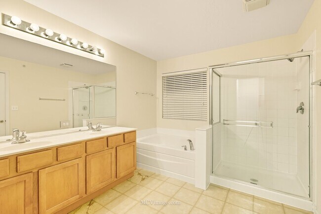 Building Photo - 1463 Yellowstone Dr