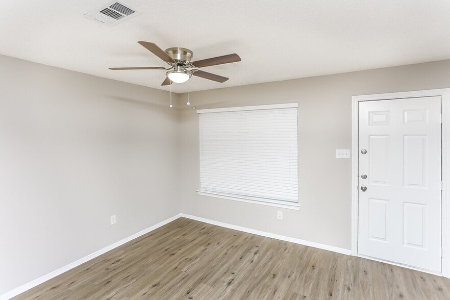 Building Photo - 8017 Jolie Dr