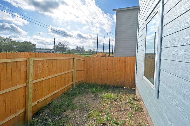 Building Photo - 12127 Floral Blossom