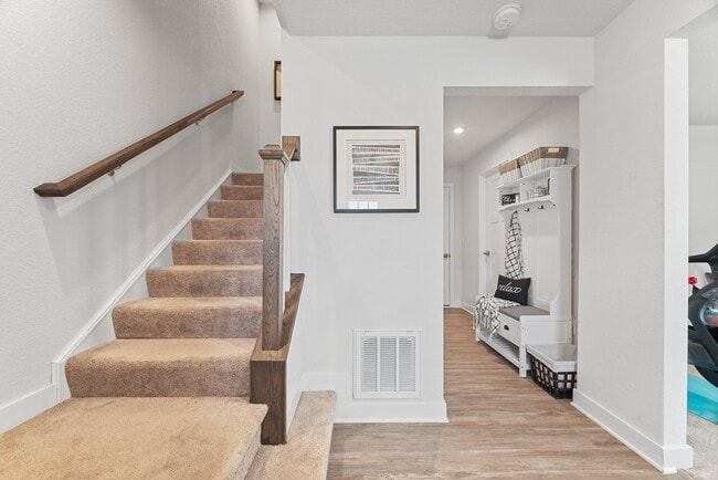 Building Photo - 133 Cedar Crst Dr