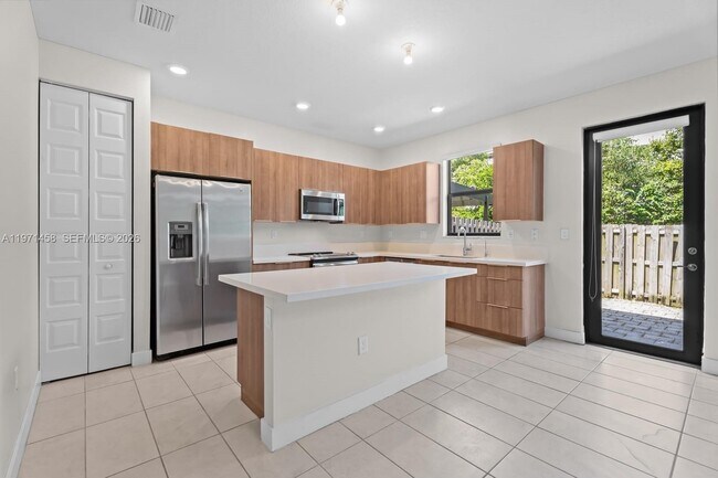 Building Photo - 8058 NW 105th Ct