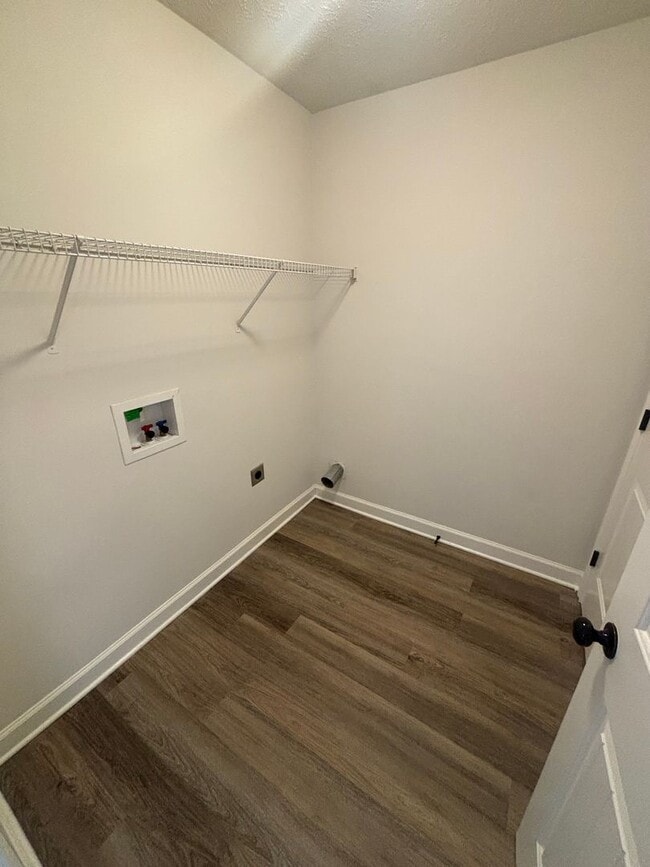 Building Photo - Move-In Ready Rental with Private Fenced Backyard