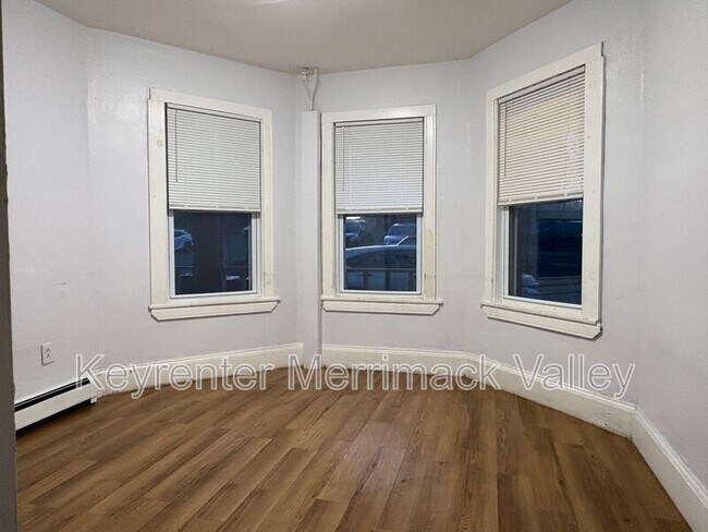 Building Photo - 58-60 Temple St 1st Fl